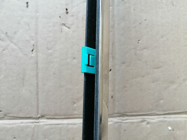 bontott SSANGYONG MUSSO Bal hátsó Vízlehúzó Gumicsík