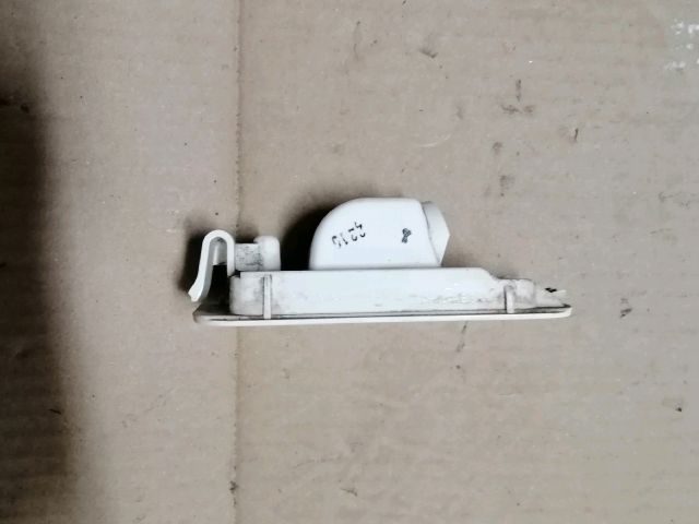 bontott SSANGYONG MUSSO Bal Rendszámtábla Világítás