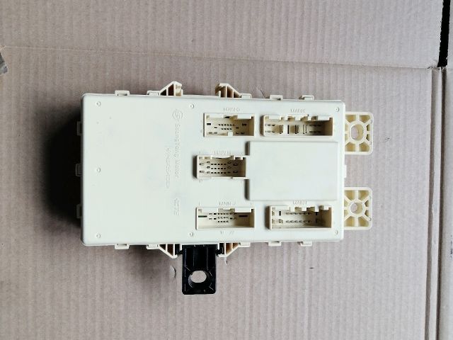 bontott SSANGYONG MUSSO Biztosítéktábla Utastér