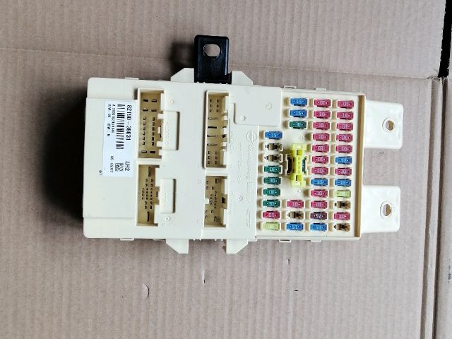 bontott SSANGYONG MUSSO Biztosítéktábla Utastér