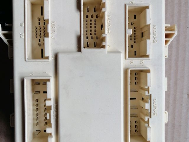 bontott SSANGYONG MUSSO Biztosítéktábla Utastér