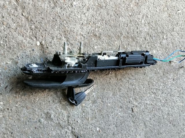 bontott SSANGYONG MUSSO Csomagtérajtó Kilincs