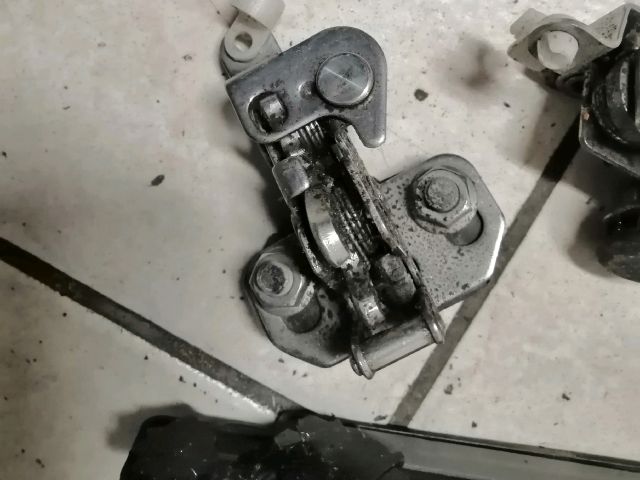 bontott SSANGYONG MUSSO Csomagtérajtó Kilincs