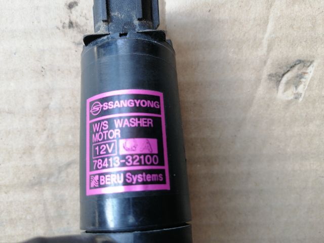 bontott SSANGYONG MUSSO Első Ablakmosó Szivattyú