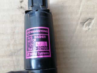 bontott SSANGYONG MUSSO Első Ablakmosó Szivattyú