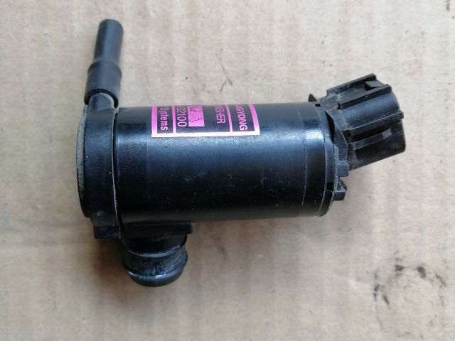 bontott SSANGYONG MUSSO Első Ablakmosó Szivattyú