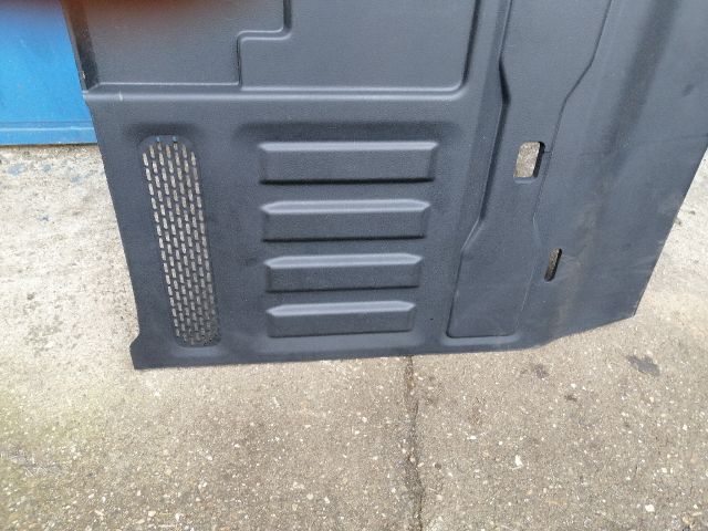 bontott SSANGYONG MUSSO Hátfal Burkolat