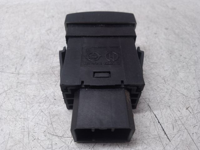 bontott SSANGYONG MUSSO Hátsó Ködzárófény Kapcsoló