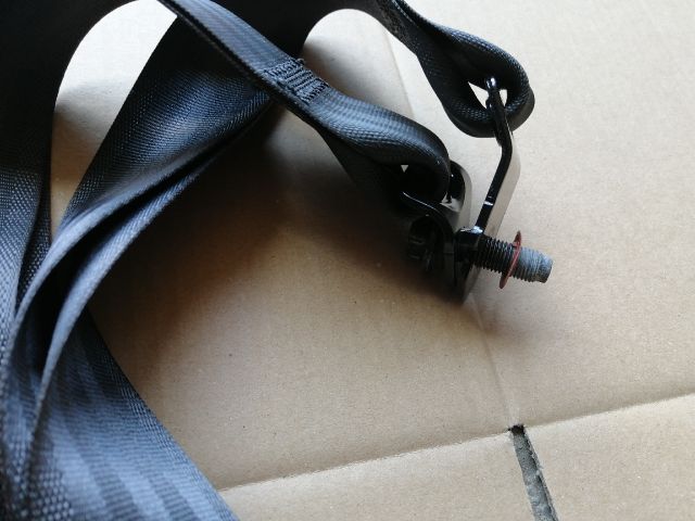 bontott SSANGYONG MUSSO Hátsó középső Biztonsági Öv Csat