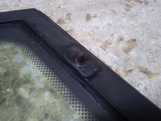 bontott SSANGYONG MUSSO Jobb C Oszlop Oldalablak Üveg