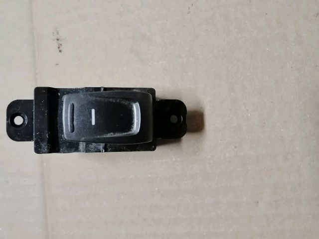 bontott SSANGYONG MUSSO Jobb első Ablakemelő Kapcsoló