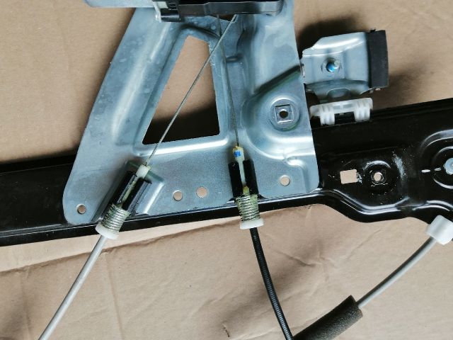 bontott SSANGYONG MUSSO Jobb első Ablakemelő Szerkezet (Elektromos)