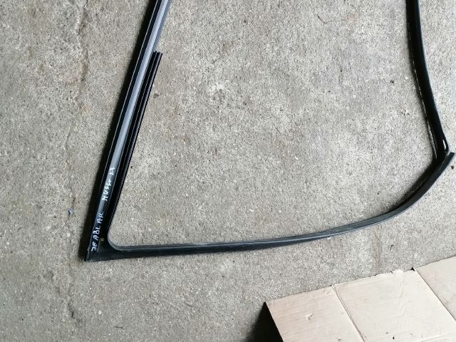 bontott SSANGYONG MUSSO Jobb első Ablakvezető Gumi