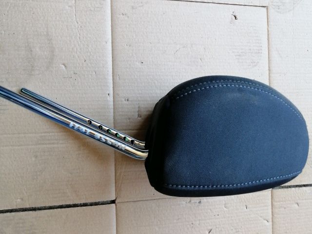 bontott SSANGYONG MUSSO Jobb első Fejtámla