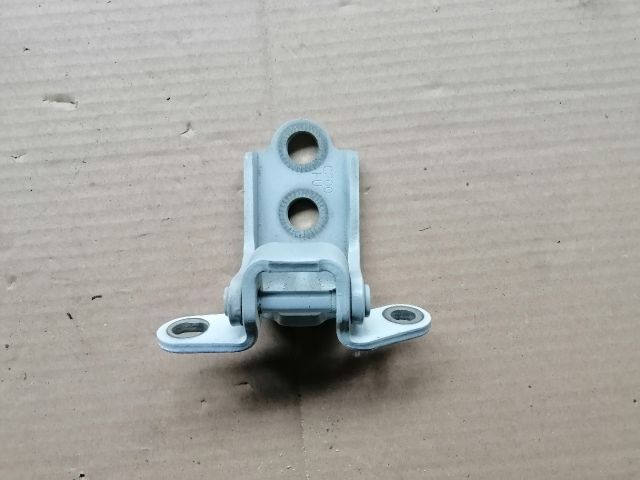 bontott SSANGYONG MUSSO Jobb első Felső Zsanér