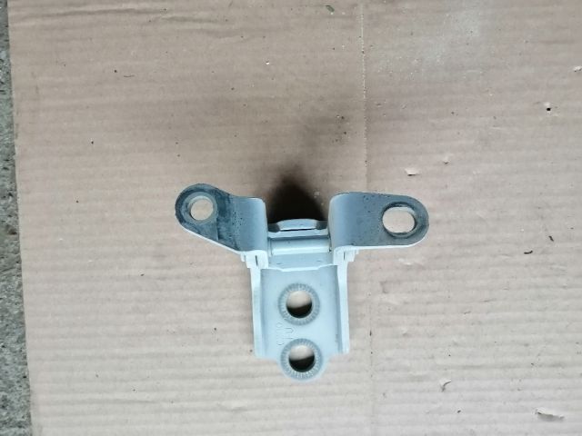 bontott SSANGYONG MUSSO Jobb első Felső Zsanér