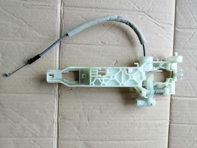 bontott SSANGYONG MUSSO Jobb első Külső Kilincsfészek