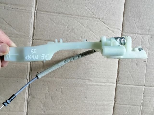 bontott SSANGYONG MUSSO Jobb első Külső Kilincsfészek