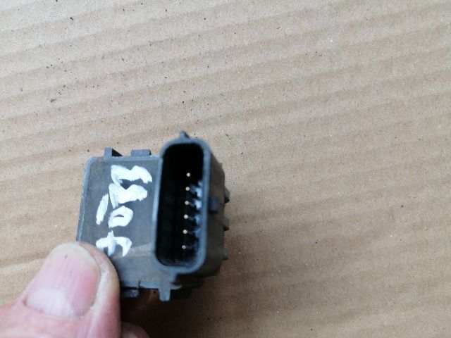 bontott SSANGYONG MUSSO Jobb első Külső Tolatóradar Fej