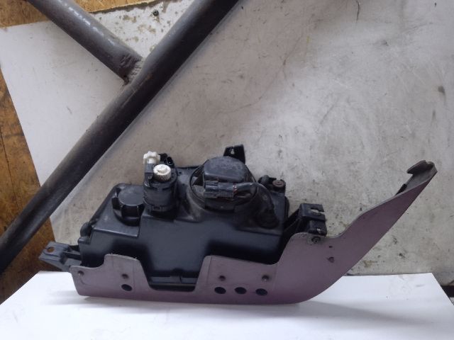 bontott SSANGYONG MUSSO Jobb Fényszóró