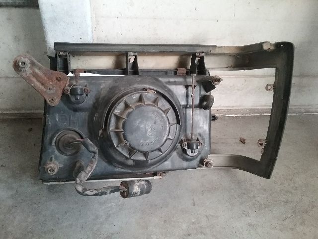 bontott SSANGYONG MUSSO Jobb Fényszóró