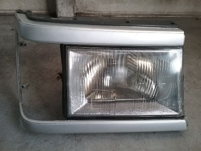 bontott SSANGYONG MUSSO Jobb Fényszóró