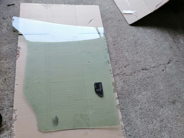 bontott SSANGYONG MUSSO Jobb hátsó Ablak