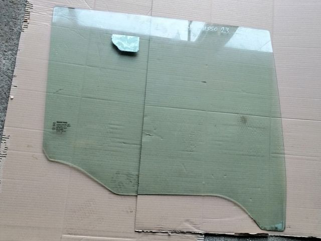 bontott SSANGYONG MUSSO Jobb hátsó Ablak