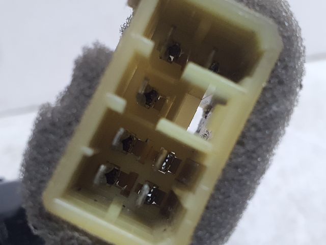 bontott SSANGYONG MUSSO Jobb hátsó Ablakemelő Kapcsoló