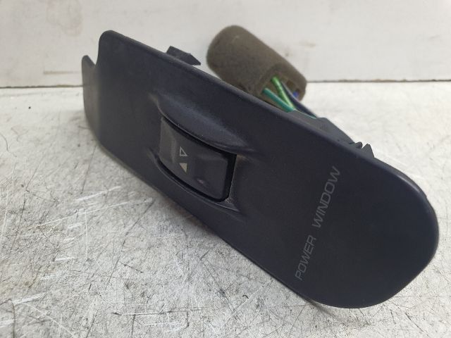 bontott SSANGYONG MUSSO Jobb hátsó Ablakemelő Kapcsoló