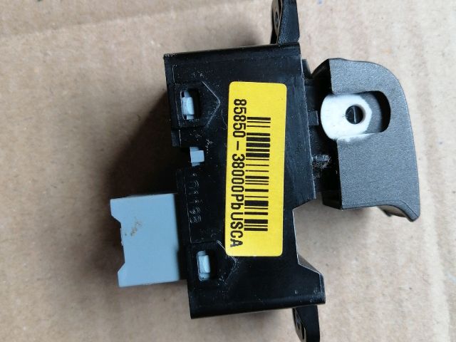 bontott SSANGYONG MUSSO Jobb hátsó Ablakemelő Kapcsoló