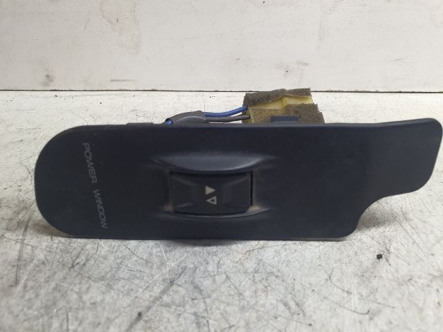 bontott SSANGYONG MUSSO Jobb hátsó Ablakemelő Kapcsoló