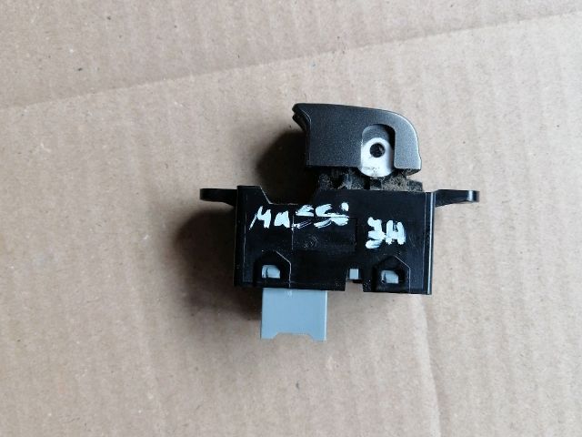 bontott SSANGYONG MUSSO Jobb hátsó Ablakemelő Kapcsoló