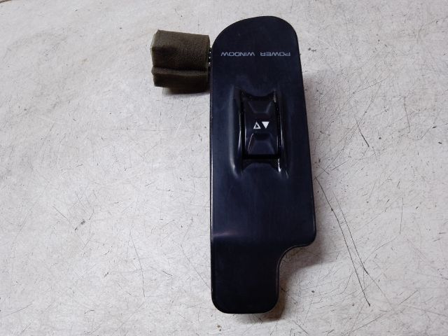 bontott SSANGYONG MUSSO Jobb hátsó Ablakemelő Kapcsoló