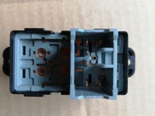 bontott SSANGYONG MUSSO Jobb hátsó Ablakemelő Kapcsoló