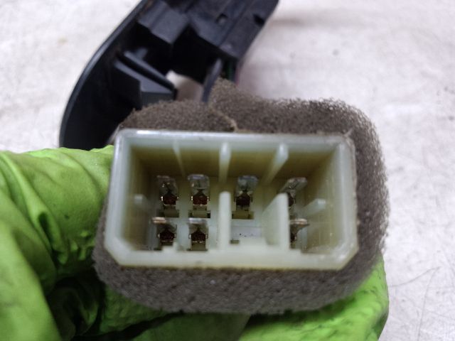 bontott SSANGYONG MUSSO Jobb hátsó Ablakemelő Kapcsoló