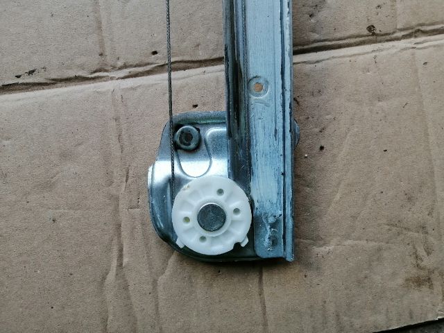 bontott SSANGYONG MUSSO Jobb hátsó Ablakemelő Szerkezet (Elektromos)