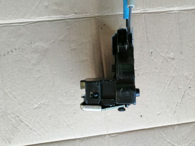 bontott SSANGYONG MUSSO Jobb hátsó Ajtózár