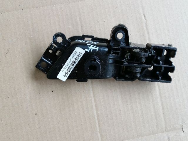 bontott SSANGYONG MUSSO Jobb hátsó Belső Kilincs