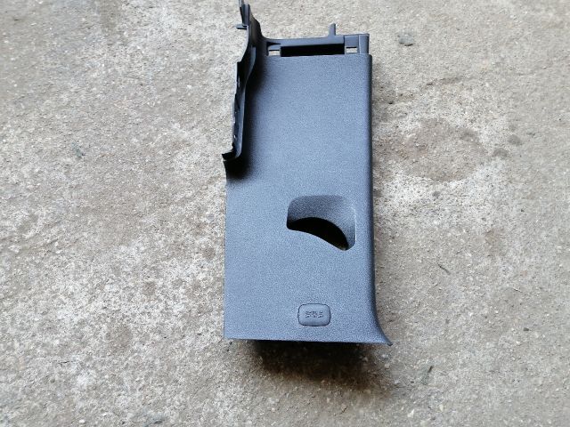 bontott SSANGYONG MUSSO Jobb hátsó Belső Küszöb Burkolat