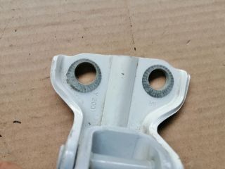 bontott SSANGYONG MUSSO Jobb hátsó Felső Zsanér