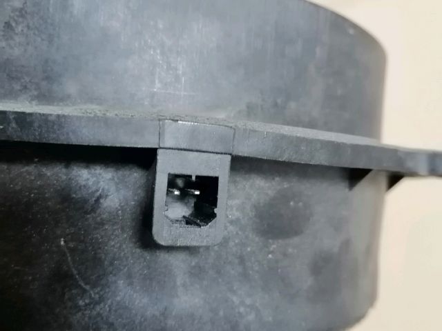 bontott SSANGYONG MUSSO Jobb hátsó Hangszóró