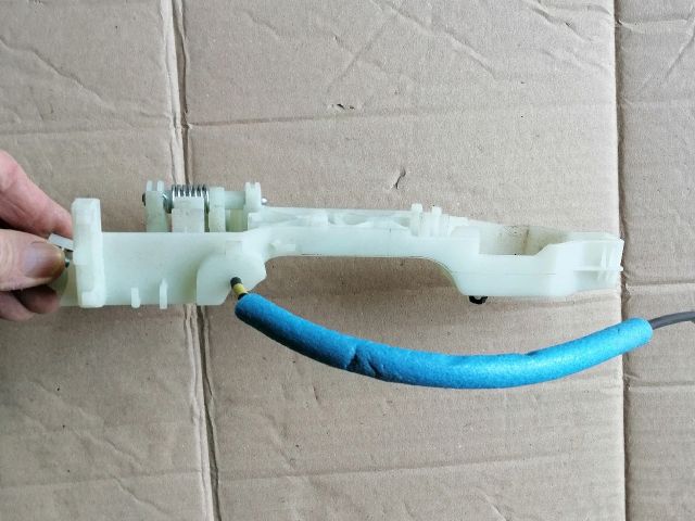 bontott SSANGYONG MUSSO Jobb hátsó Külső Kilincsfészek