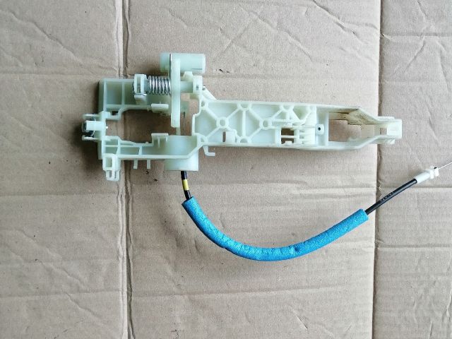 bontott SSANGYONG MUSSO Jobb hátsó Külső Kilincsfészek