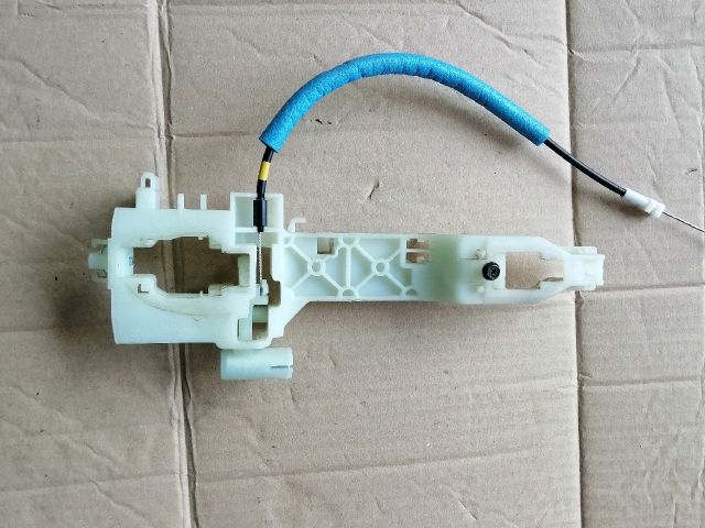 bontott SSANGYONG MUSSO Jobb hátsó Külső Kilincsfészek