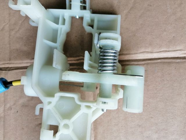 bontott SSANGYONG MUSSO Jobb hátsó Külső Kilincsfészek