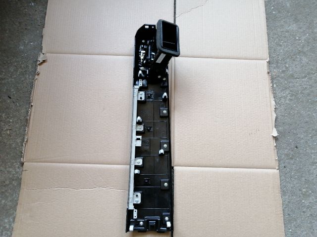 bontott SSANGYONG MUSSO Jobb Műszerfal Díszléc