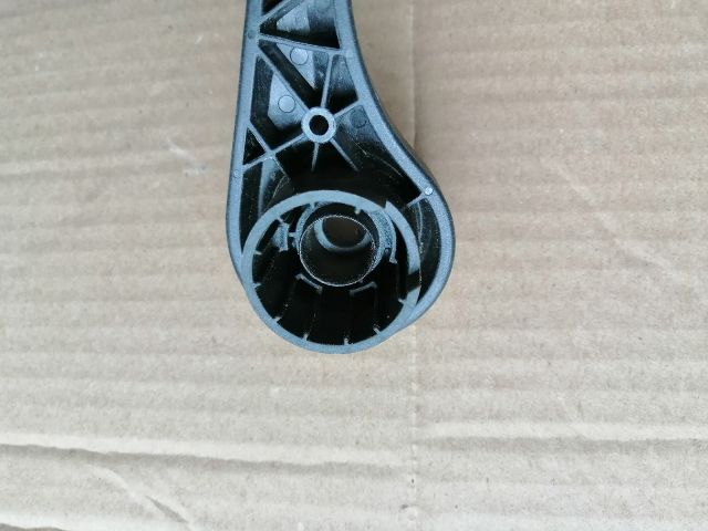 bontott SSANGYONG MUSSO Motorháztető Nyitó Kar / Gomb