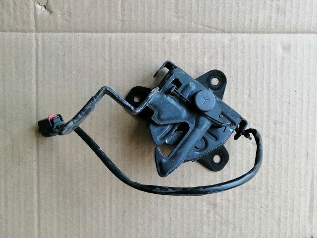 bontott SSANGYONG MUSSO Motorháztető Zárszerkezet