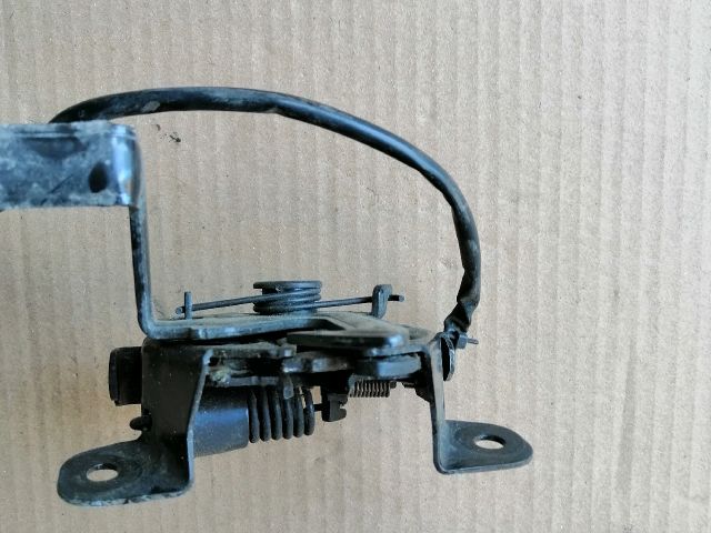 bontott SSANGYONG MUSSO Motorháztető Zárszerkezet